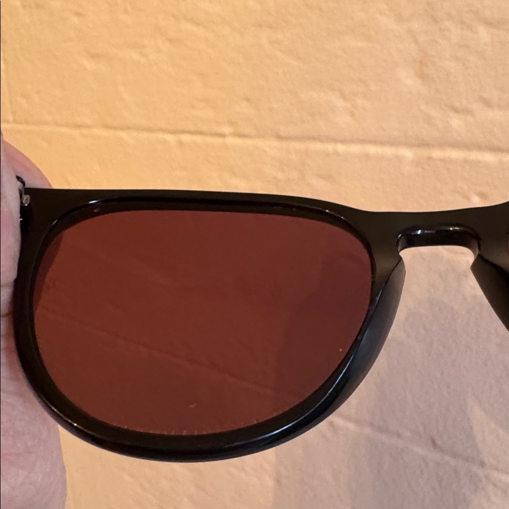 Authentic Ray Ban Erika polarized sunglasses - Picture 7 of 12